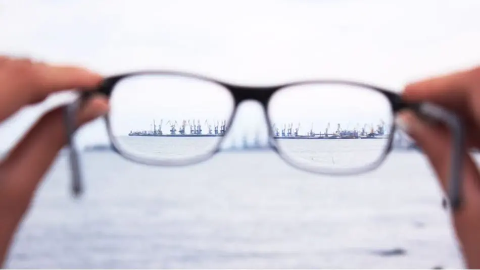Laser Eye Surgery vs Contacts vs Glasses | KSA