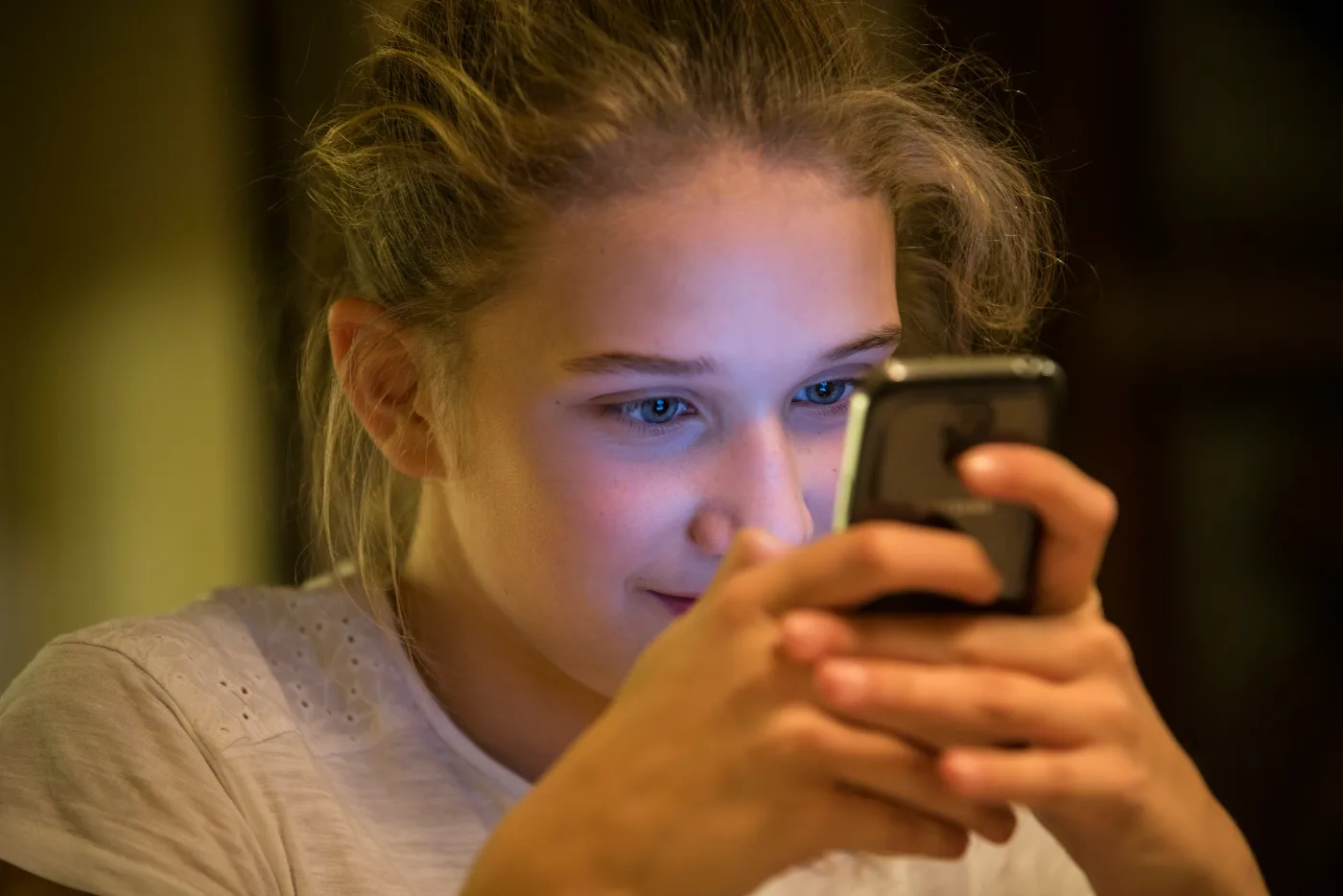 Veel üks pilk telefonile? Kuidas õhtune ekraaniaeg mõjutab silmi ja und